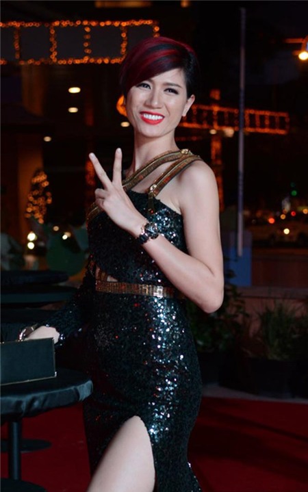 Với thành tích đạt được sau gần 10 năm hoạt động nghệ thuật, Trang Trần trở thành một nghệ sĩ được khán giả 2 miền Nam, Bắc quan tâm, mến mộ.