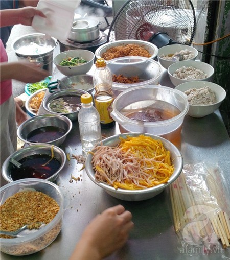 Lạ miệng, giải ngấy với miến trộn mực ngõ Trung Yên 2