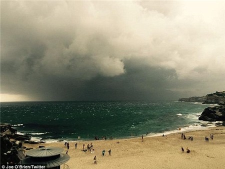 Sydney bất ngờ bị cơn bão mùa hè "tấn công" 1