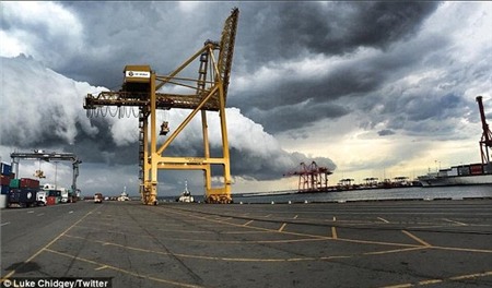 Sydney bất ngờ bị cơn bão mùa hè 