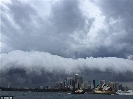 Sydney bất ngờ bị cơn bão mùa hè