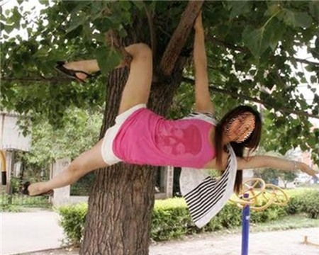 Hình ảnh khó đỡ của cô nàng cá tính