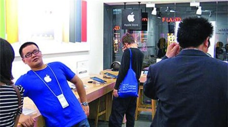 Một cửa hàng Apple giả ở Sơn Đông, Trung Quốc - Ảnh: Telegraph