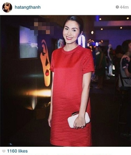 Trong một sự kiện, Hà Tăng cũng khiến khán giả xôn xao bởi chiếc váy rộng che vòng 2