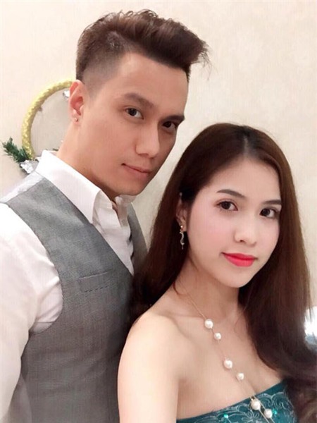 Việt Anh "Chạy án" thắm thiết bên bạn gái xinh đẹp - 1