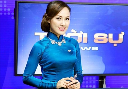 BTV Hoài Anh dành nhiều tình cảm đặc biệt cho tà áo dài dân tộc