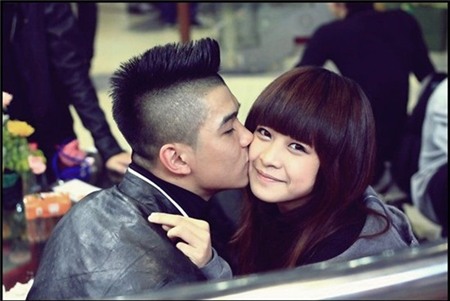 Chuyện tình ồn ào của những sao Việt yêu sớm