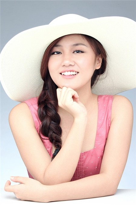 Chuyện tình ồn ào của những sao Việt yêu sớm