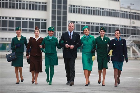 Áo dài của tiếp viên hàng không hay lối ứng xử... - 2