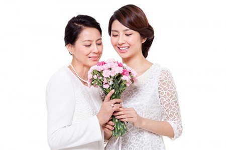 Ngày 8/3, nhớ tặng hoa mẹ chồng… - 1