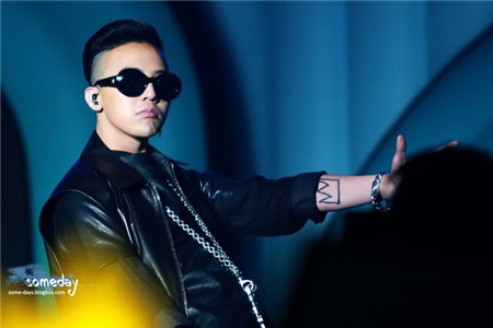 Những hình xăm giống nhau của Sơn Tùng và G-Dragon