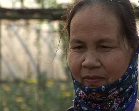 8/3: Người phụ nữ không mong chồng tặng hoa - 1