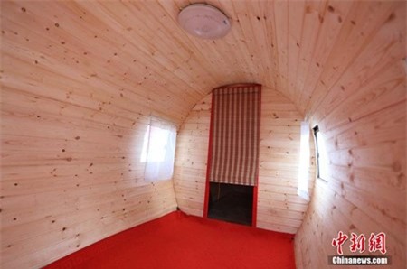 Tu che xe hoi giong het truc thang de dua me di du lich