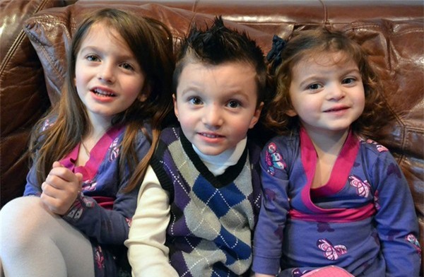 Bé gái 5 tuổi được phẫu thuật chuyển giới thành bé trai 5