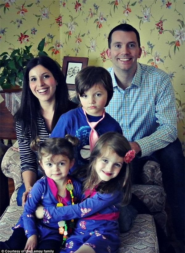 Bé gái 5 tuổi được phẫu thuật chuyển giới thành bé trai 6