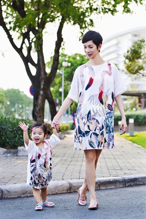 Thời trang mẹ và bé “chất” nhất showbiz Việt - 7