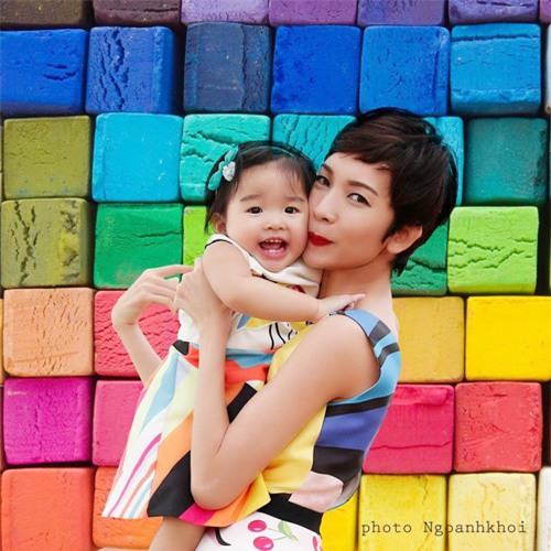Thời trang mẹ và bé “chất” nhất showbiz Việt - 9