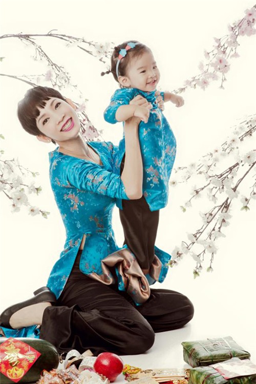 Thời trang mẹ và bé “chất” nhất showbiz Việt - 10
