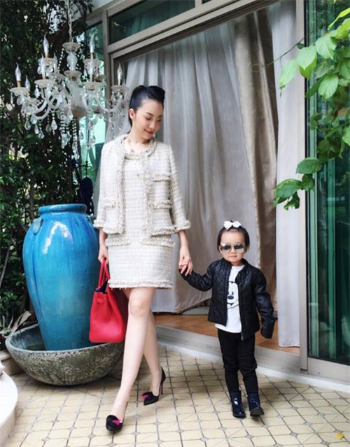 Thời trang mẹ và bé “chất” nhất showbiz Việt - 17