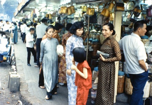 Nhớ chiếc áo 'vạn người mê' của phụ nữ Sài Gòn xưa - 4