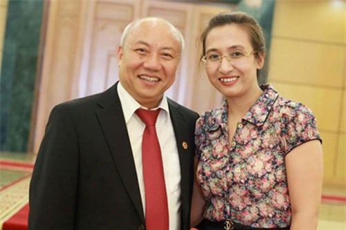 Hé lộ về