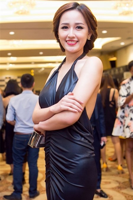 Nhung vay ao kem dang cap cua Mai Phuong Thuy