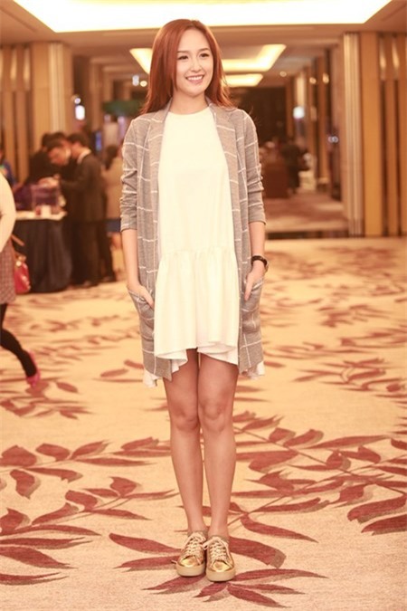 Nhung vay ao kem dang cap cua Mai Phuong Thuy