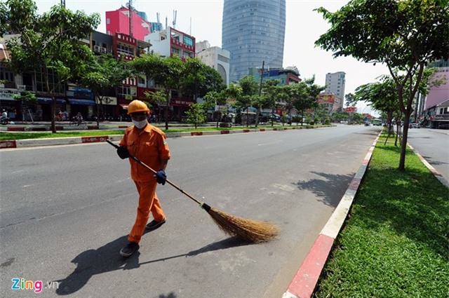 Đường phố Sài Gòn trước ngày đại lễ 30/4