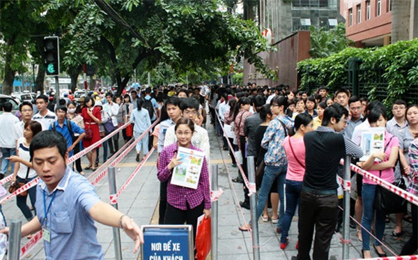 Thi công chức: Thủ khoa, thạc sĩ 'xịn' trượt còn dài dài