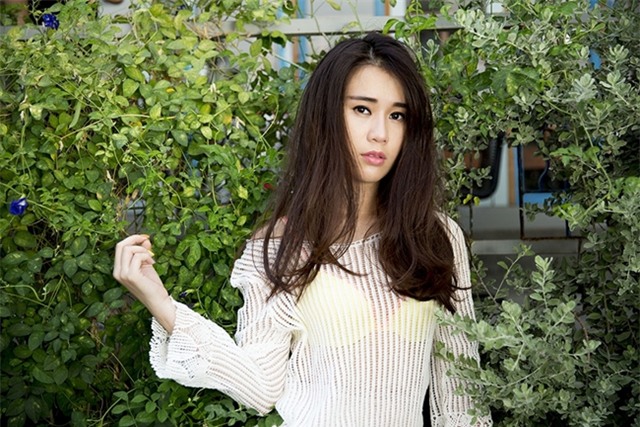 Ngoc Thao don he goi cam voi bikini