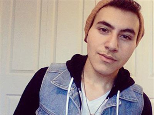 Cười rũ xem 'hot boy' hóa sao nữ ngực khủng lông lá - 1