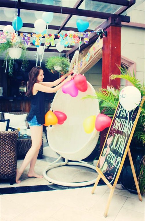 Trúc Diễm tự tay chuẩn bị tiệc sinh nhật cho chồng - 2
