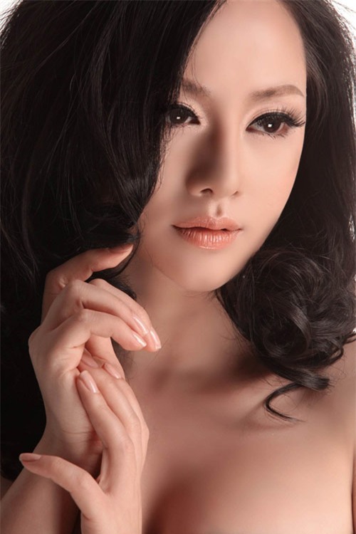 Sao Việt ứng xử với ly hôn: Kẻ náo loạn, người chìm sâu... - 3