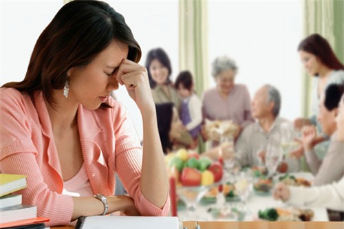 Có thai trước cưới, tôi bị mẹ chồng gọi là “giống ngắn ngày”