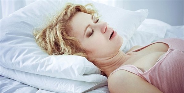 ngủ ngáy có hại sức khỏe 1