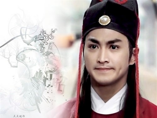 Sau bộ phim Tân Yến Tử Lý Tam (2013), Hà Gia Kính không còn nhận vai nào khác, dành thời gian cho việc kinh doanh thức ăn dưỡng sinh. Trong ký ức khán giả, ngôi sao 55 tuổi này mãi mãi là chàng đại hiệp áo đỏ Triển Chiêu đẹp trai, phong độ và hấp dẫn. Anh chia sẻ, nếu có người đầu tư làm tiếp Bao Thanh Thiên, anh sẽ sẵn sàng có mặt cùng 2 đàn anh Kim Siêu Quần và Phạm Hồng Hiên.