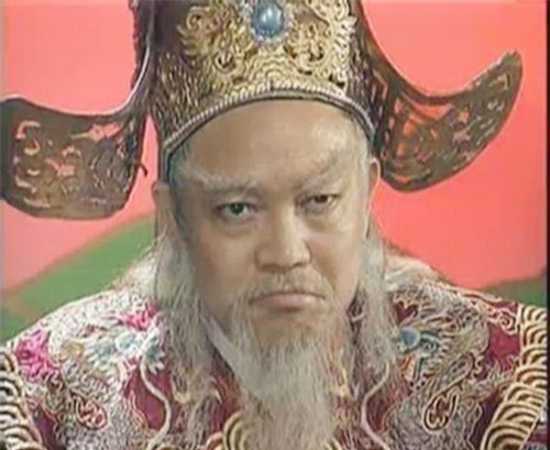 Bàng thái sư cũng là một nhân vật quen thuộc trong Bao Thanh Thiên 1993 do nghệ sĩ Đỗ Mãn Sinh đảm nhận. Ông còn thể hiện vai diễn độc ác này ở Thất hiệp ngũ nghĩa, Bao Công kỳ án, Bao Công xuất tuần… Đã ngoài 70 nên ông đã ngưng sự nghiệp diễn xuất.