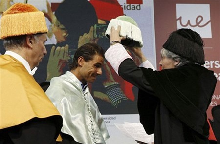 Nadal nhan “mon qua” dac biet truoc them Madrid Open