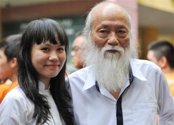 GS Văn Như Cương và học trò.