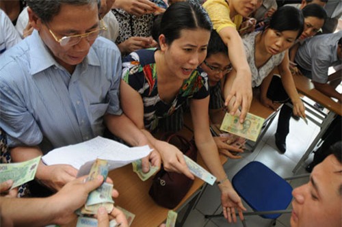 Mướt mồ hôi mua hồ sơ cho con vào lớp 6 ở Hà Nội - 7