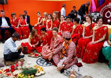 Nepal: Nhung dam cuoi giua long dong dat kinh hoang