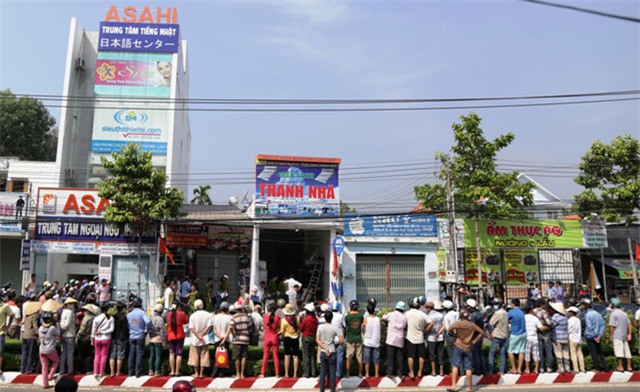 Nổ bình gas máy điều hòa, 3 người thương vong - 1