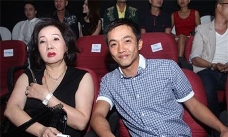 Me con Cuong do-la mat trang hon 30 ti trong mot ngay