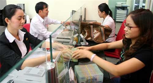 Công nghệ sản xuất mỹ phẩm giả ngày càng tinh vi, trong khi đó, vẫn chưa có một quy chuẩn nào của cơ quan chức năng hướng dẫn người dân phân biệt và nhận biết mỹ phẩm giả. Do đó, người dân nếu không dựa vào kinh nghiệm bản thân hoặc mách nước của những ng
