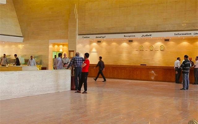 Ben trong khach san sieu sang dau tien cua phien quan IS