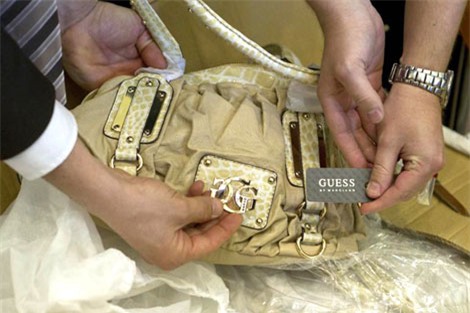 made in Vietnam, Gucci, Louis Vuitton, dân buôn, quảng châu