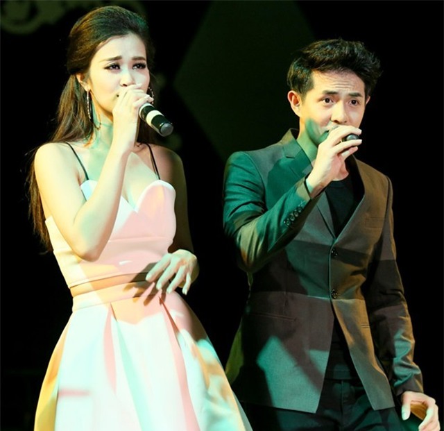 Tối 6/11, vợ chồng diễn viên Gia Bảo tổ chức đại nhạc hội để quyên góp ủng hộ Duy Nhân và nghệ sĩ cải lương Vũ Phong đang điều trị ung thư gan. Nhạc hội thu hút đông đảo sự tham gia của các nghệ sĩ ăn khách như Việt Hương, Trường Giang, Đông Nhi, Lệ Quyên…  Số tiền vợ chồng Duy Nhân được trao là 213,4 triệu đồng. Các chương trình ủng hộ khác cũng được diễn ra những ngày sau đó.