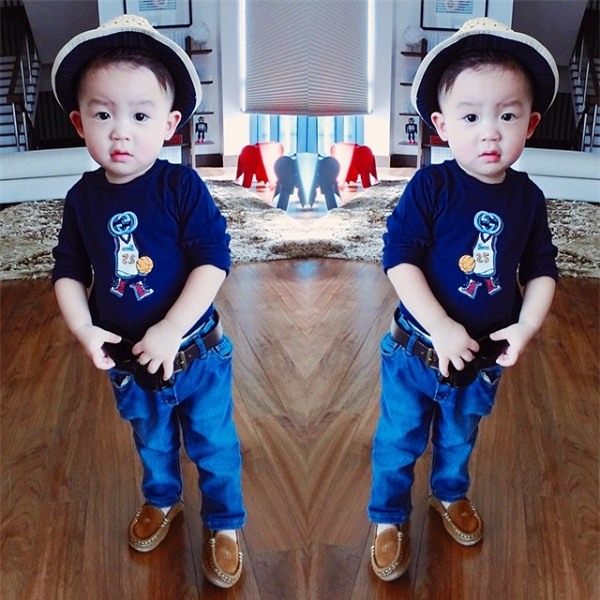 Bé trai 2 tuổi sở hữu lượng fan khổng lồ nhờ gu ăn mặc ‘chất hết nấc’