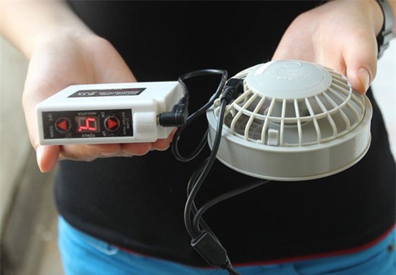 Quạt 'biến' áo thường thành điều hòa giá 1,2 triệu đồng