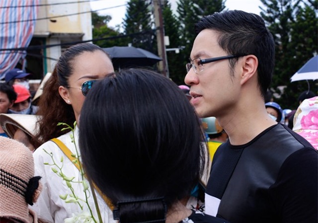 Đồng nghiệp nức nở tiễn đưa Duy Nhân về cõi vĩnh hằng